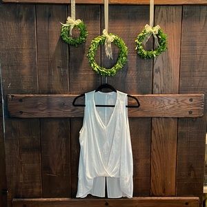 Lola and Sophie sleeveless white blouse size medium